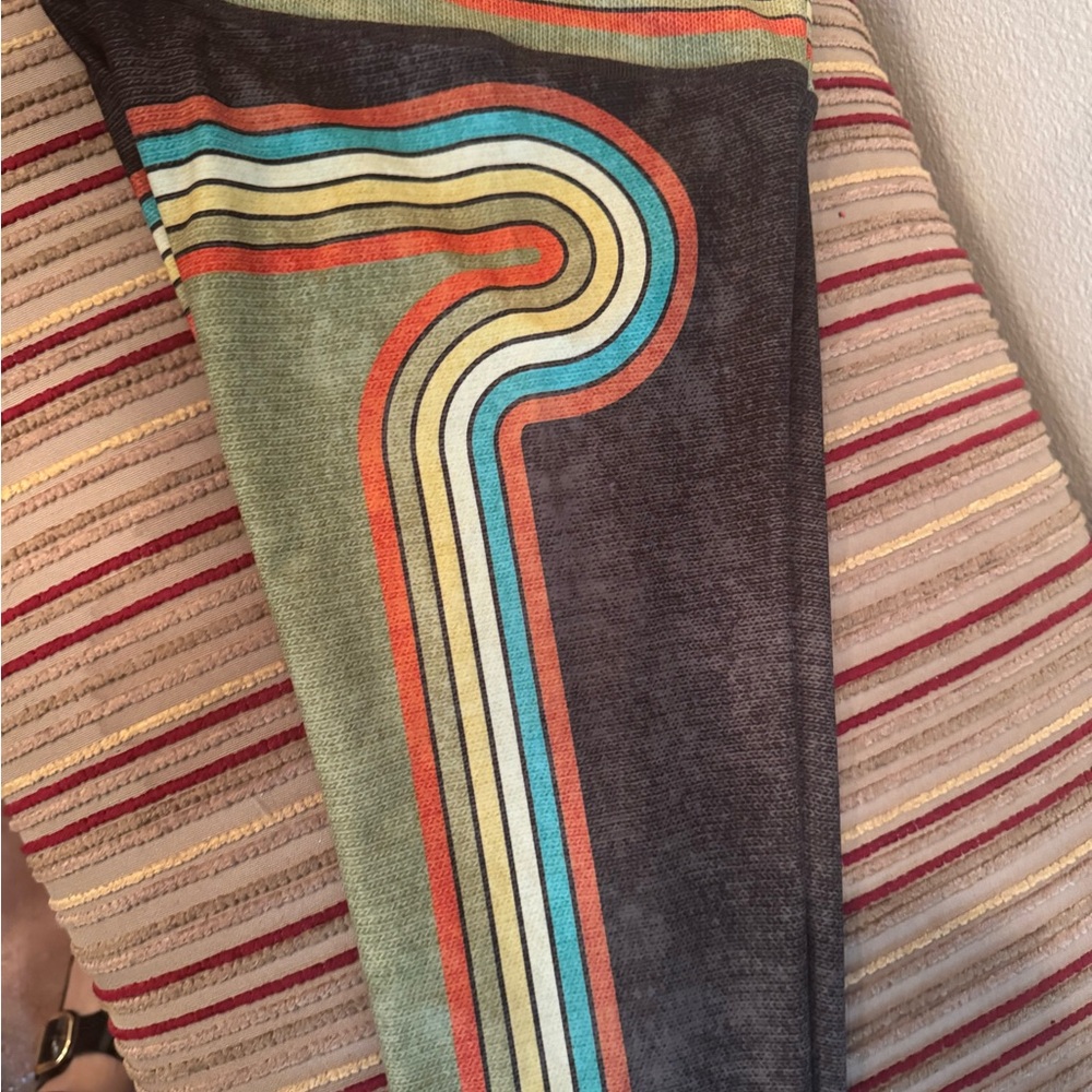 Niyama Sol Multicolor Patterned Leggings - Picture 5 of 8
